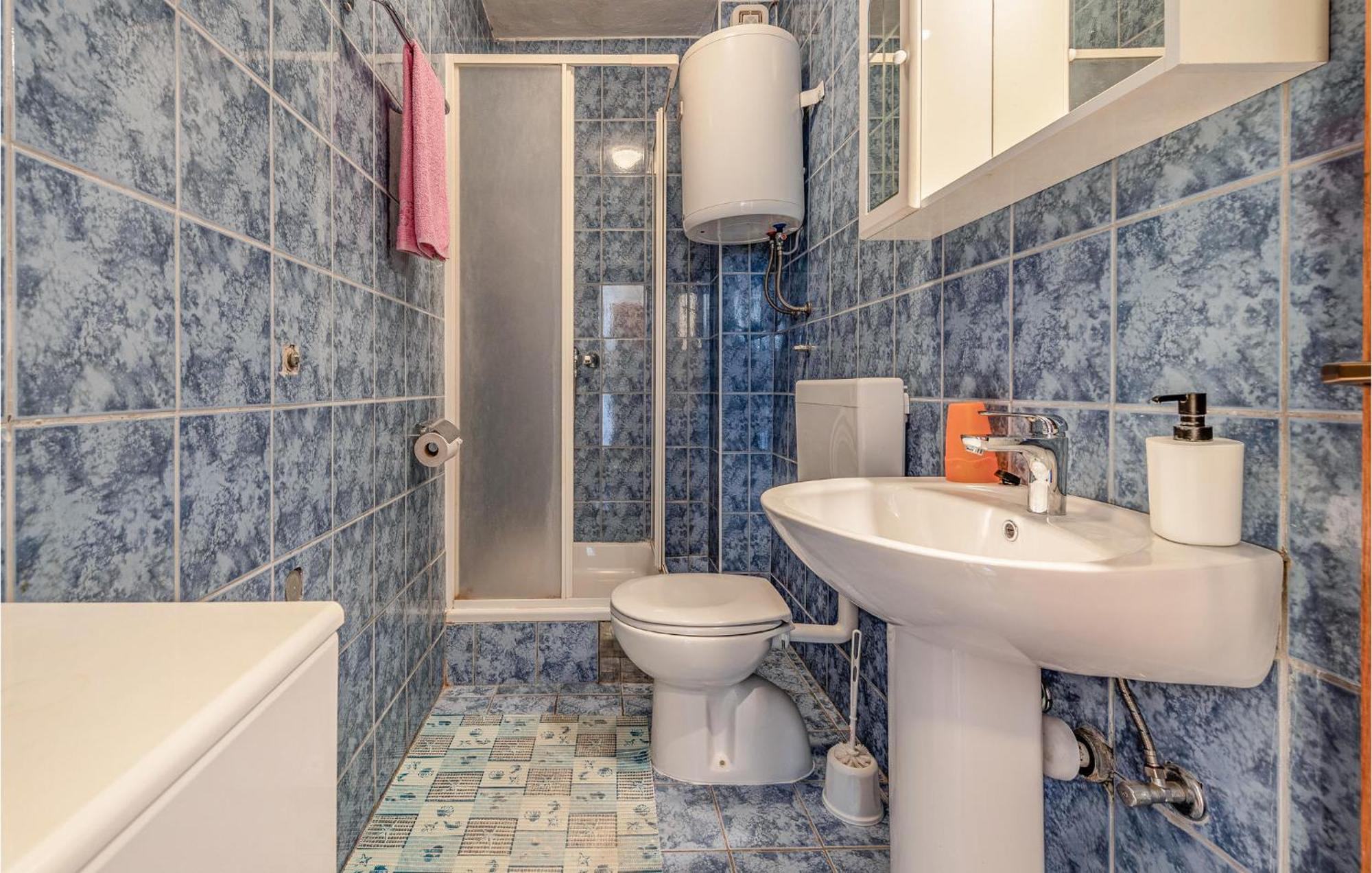 Amazing Apartment In Pakoštane Exteriér fotografie