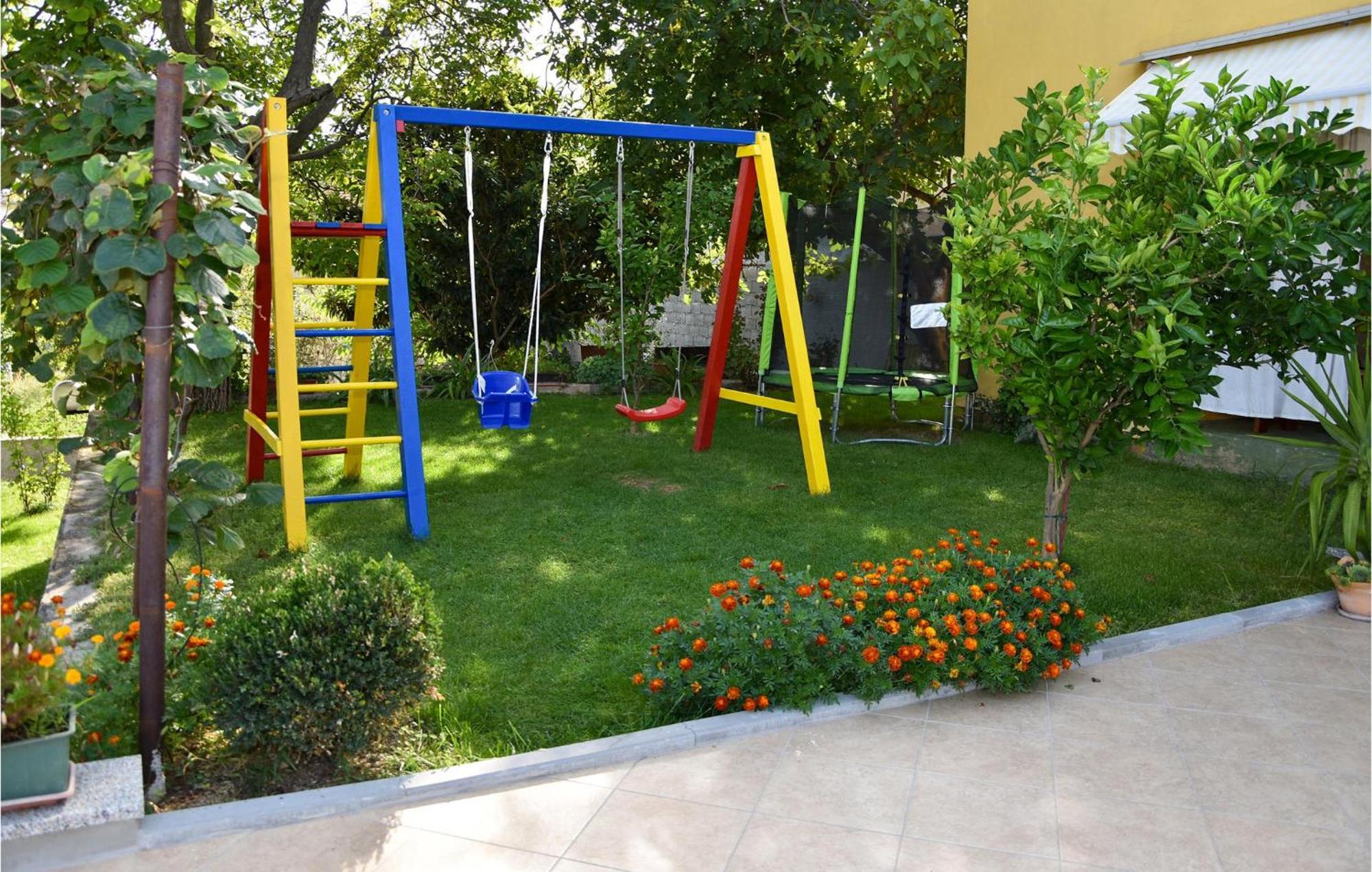 Amazing Apartment In Pakoštane Exteriér fotografie