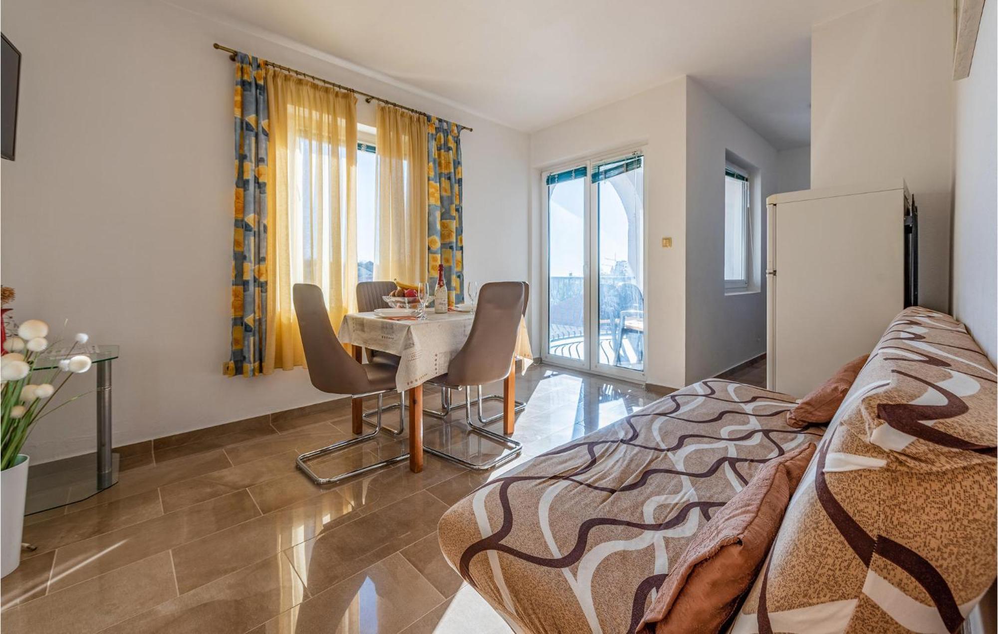Amazing Apartment In Pakoštane Exteriér fotografie